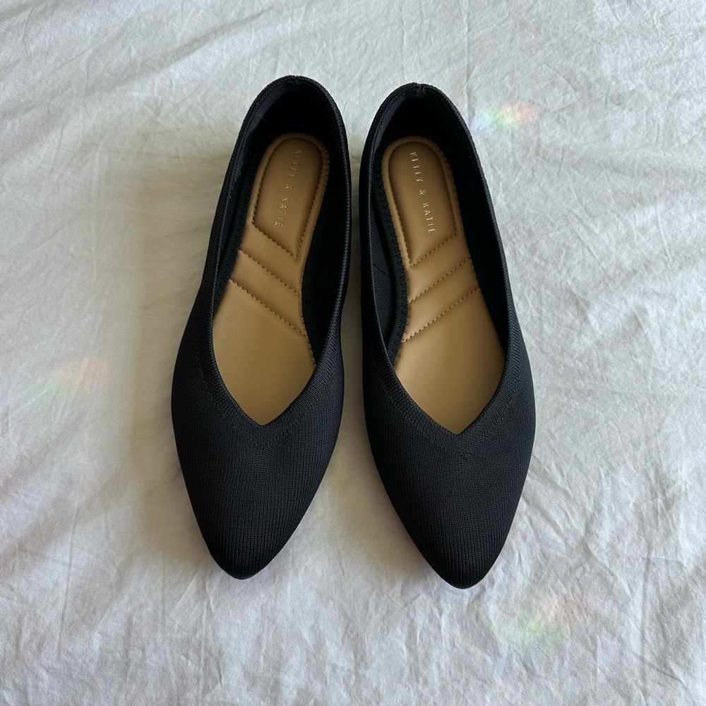 Kelly & Katie Black Pointed Flats